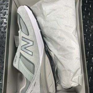 New Balance Light Gray Sneakers